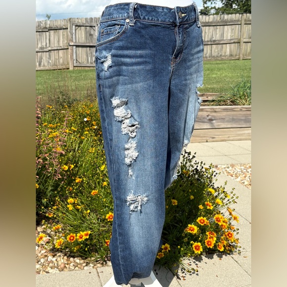 Torrid Women’s High Rise Distressed Skinny Jeans in Size 18 - Picture 5 of 7